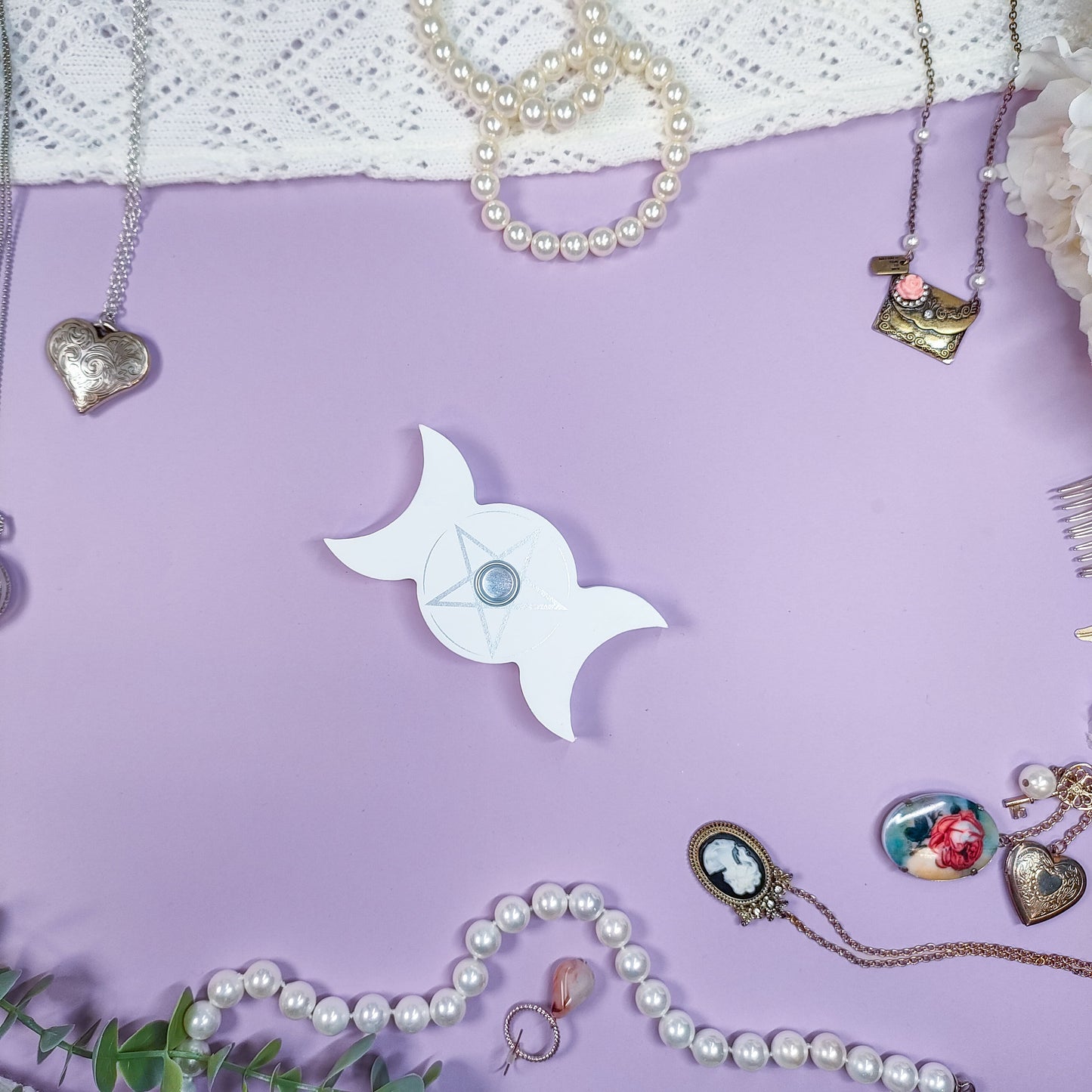 Kynttiläjalka triplakuu valkoinen