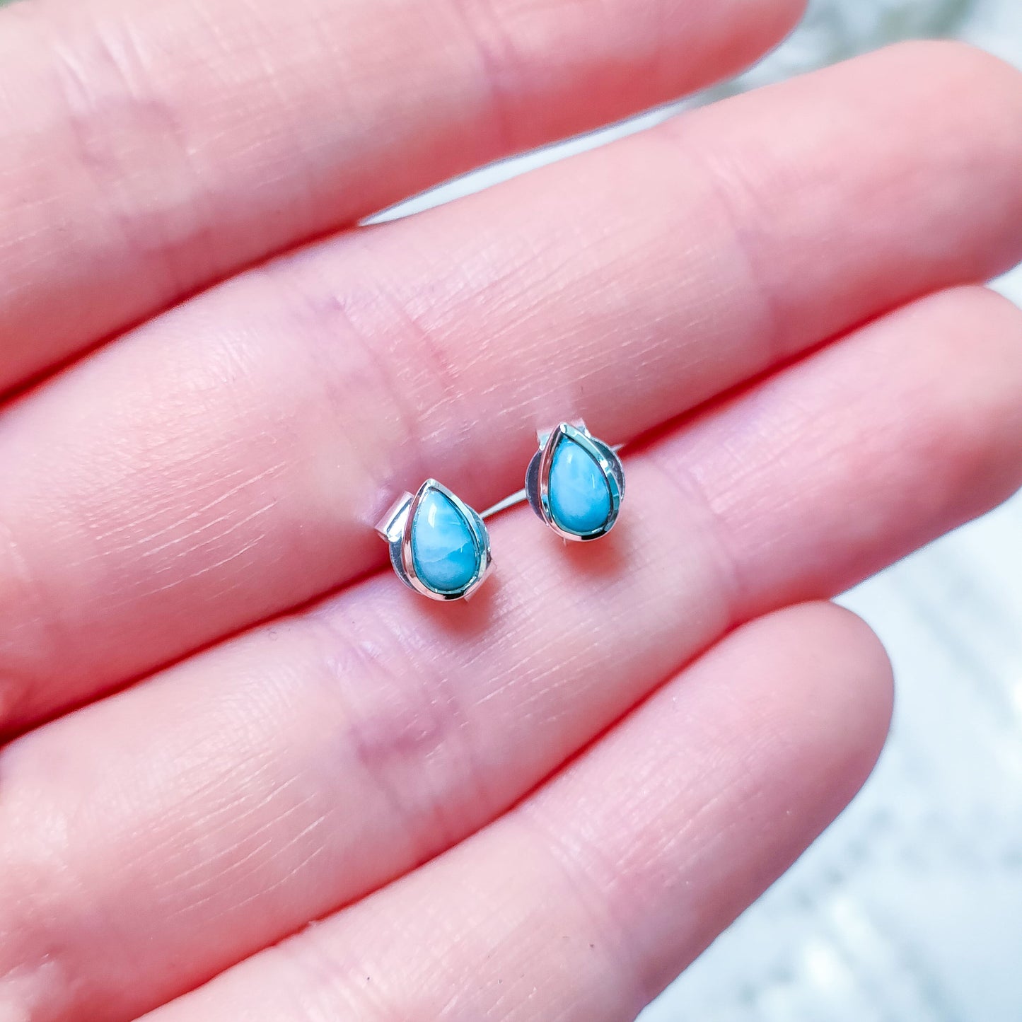 Larimar nappikorvakorut