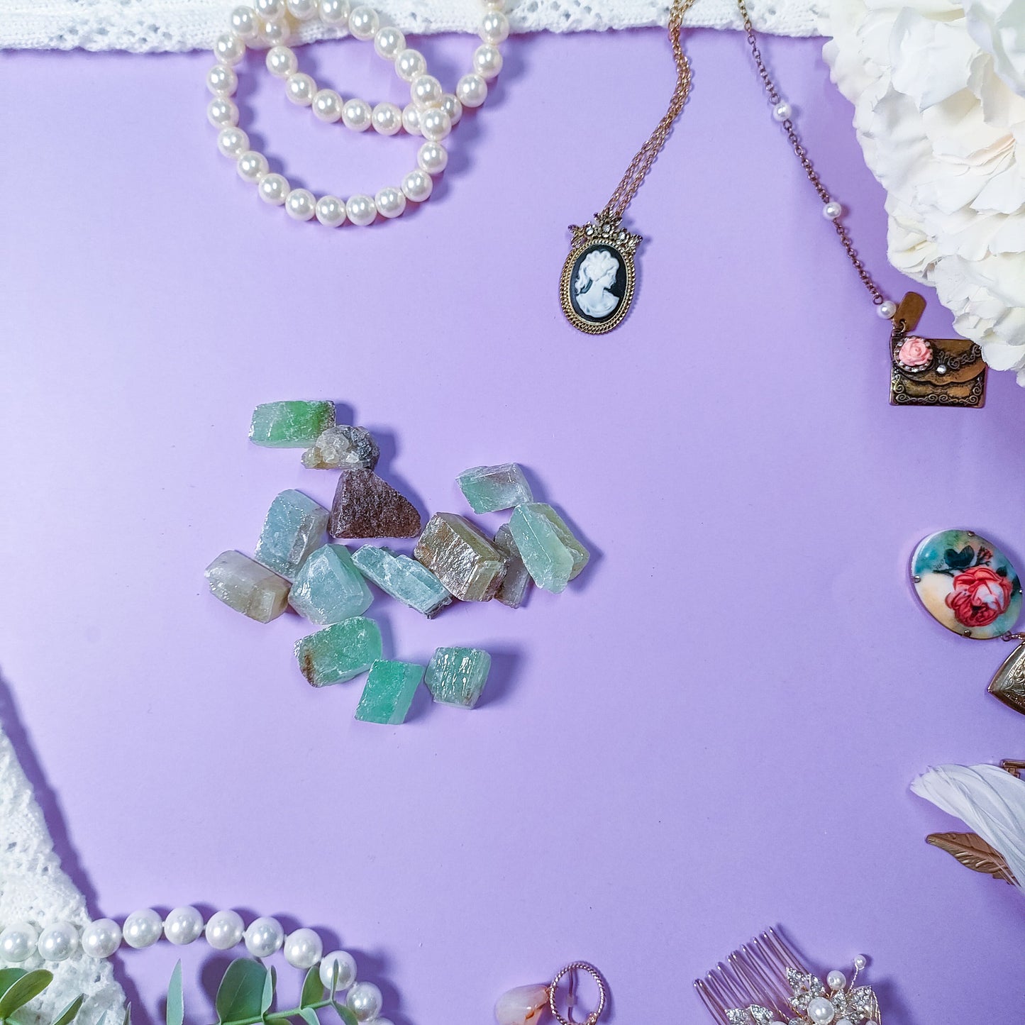 Pistaasikalsiitti raaka