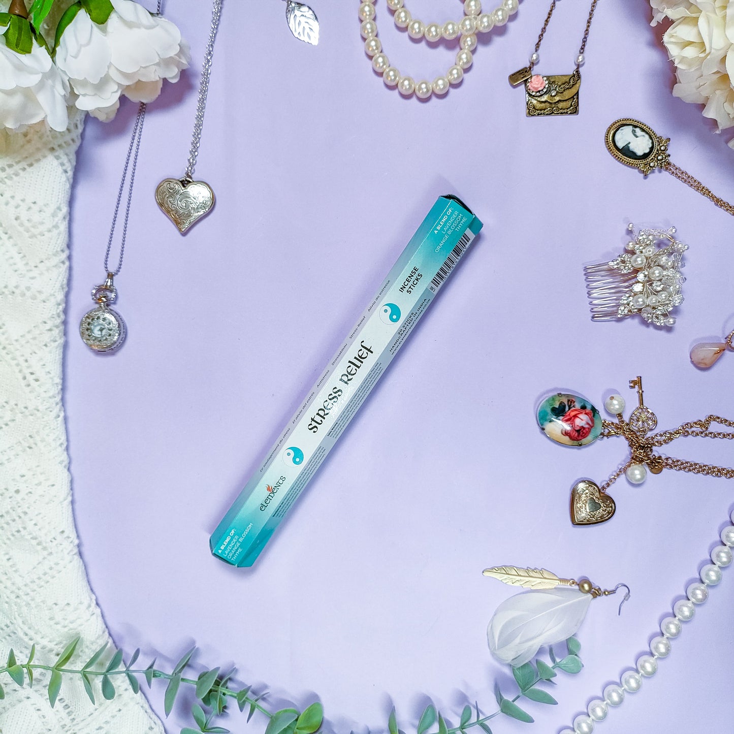 Stressinlievitys suitsuketikut - suitsukkeet ja suitsuketelineet suomalaisesta kaupasta