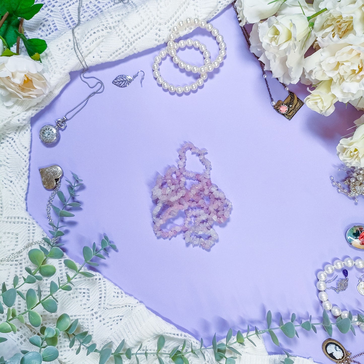 Kristallirannekoru - Witches and Familiars edulliset kristallit ja kristallikorut Suomesta