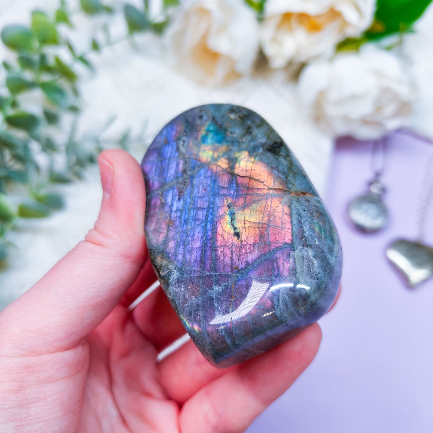 Labradoriitti freeform