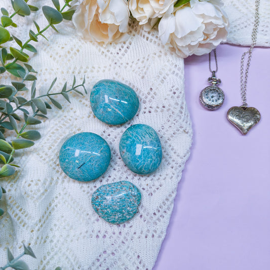 Amatsoniitti kämmenkivi