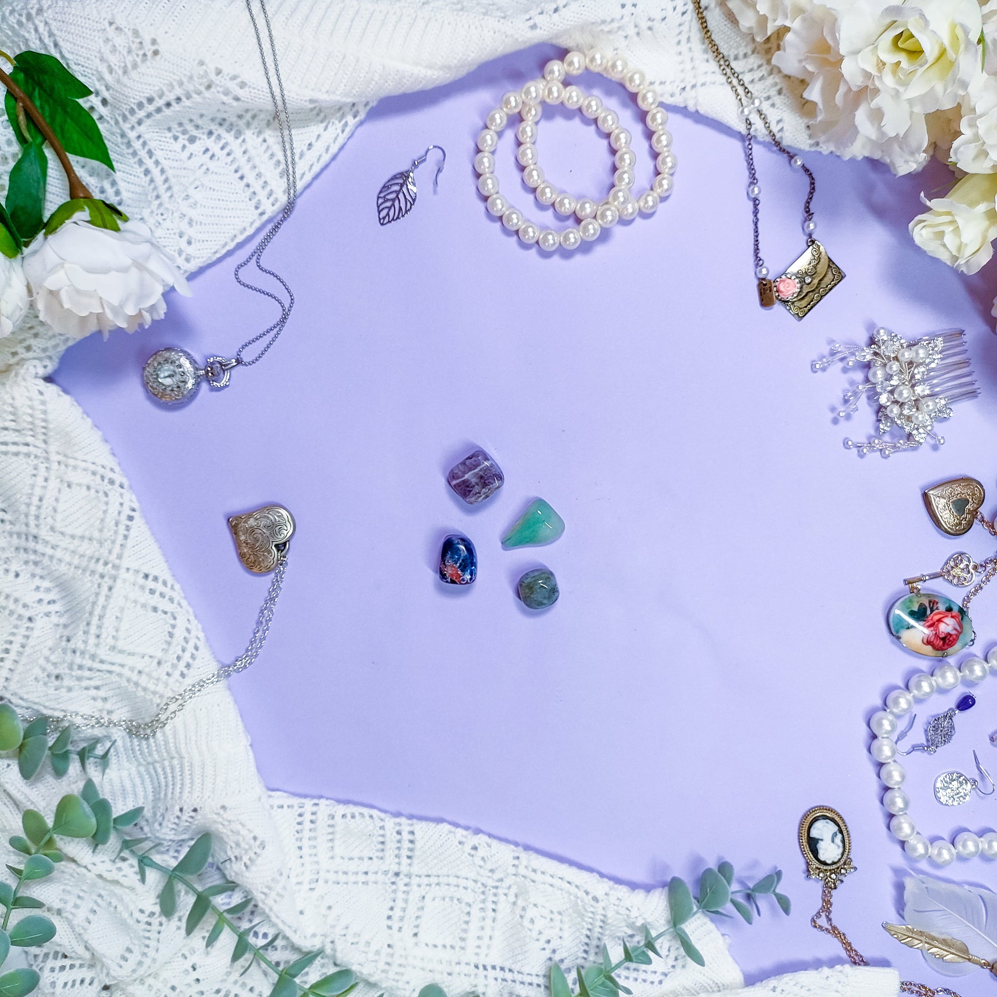 Sopivat kristallit eri horoskoopeille - Witches and Familiars kristallikauppa